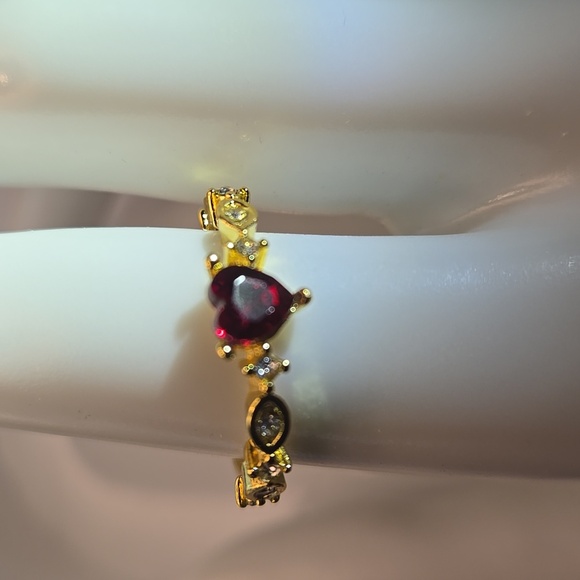 Heart-Shaped Red Cubic Zirconia Decor Ring Women/Girls size 7 - Picture 6 of 8